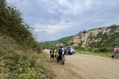 La joven junto a su tío fueron atacados a tiros en el acceso a la playa La Tiñosa, en el sur de Manta.