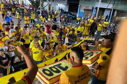 Una fiesta amarilla a los grande fue la del Centenario.