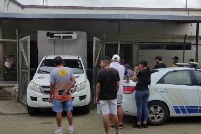 El cadáver del padre, Jorge Cruz, fue levantando en el Centro de Salud Daniel Acosta.