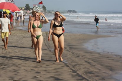 Playas de Santa Elena fueron muy concurridas en este feriado del Día del Trabajo.
