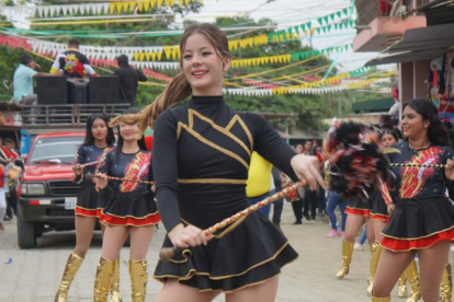 Leidy Álvarez es una reconocida bastonera de Manabí.