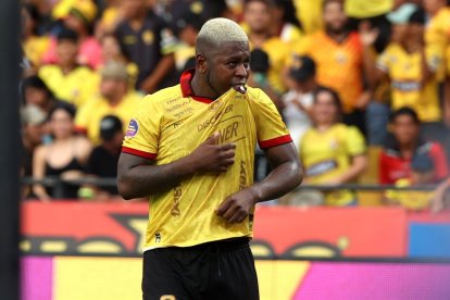 Cortez alargó la fiesta del Ídolo por su centenario.