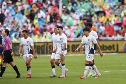 La molestia de los jugadores albos tras ceder puntos como locales ante El Nacional.