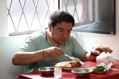 Los comensales de este local son fieles desde hace varias décadas.