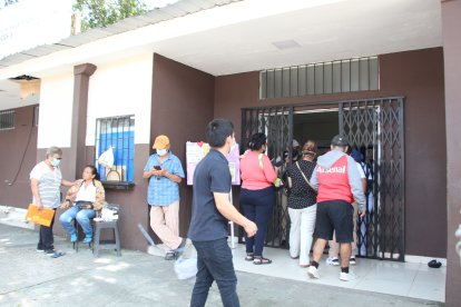 Centro de salud de Sauces 3 luce con poca afluencia de personas. En ese centro de salud sí hay vacunas.