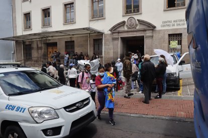 En los Centros de Salud de Quito se colocan las vacunas hasta las 14:00.