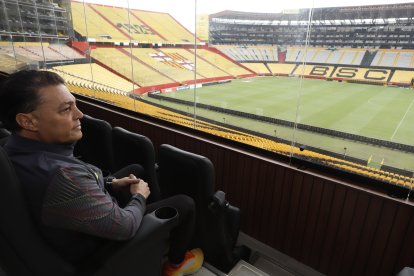ALFARO MORENO PRESIDENTE DEL BARCELONA, S.C. EN ENTREVISTA, ESTADIO MONUMENTAL, BCO. PICHINCHA, 18 DE ABRIL DEL 2023 - AMELIA ANDRADE Guayaquil-Ecuador Agencia (Ag-expreso)