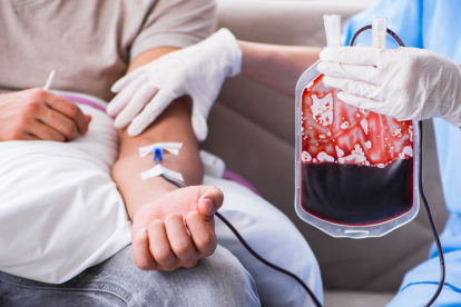 Transfusiones de sangre: un procedimiento vital para pacientes con talasemia mayor.