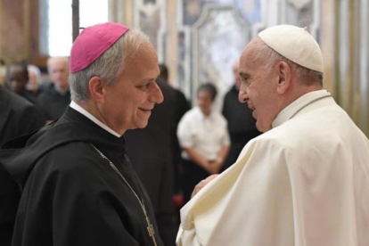 Robert Prevost junto al papa Francisco.