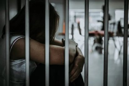 La sospechosa guardará prisión mientras dura la investigación del asesinato.