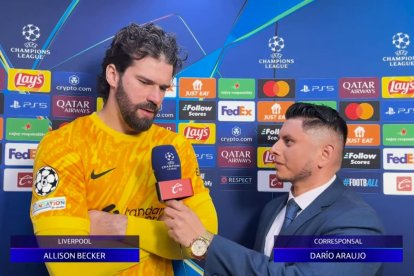 Darío Araujo entrevistando a