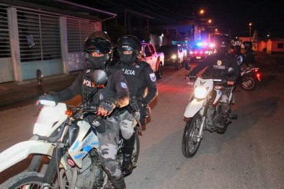 La Policía continúa patrullando las calles de Esmeraldas.