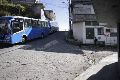 Los buses que circulaban por la calle Libertadores ahora deben tomar otras rutas.