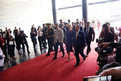 Raúl Chávez, Annabella Azín y Alfredo Serrano.