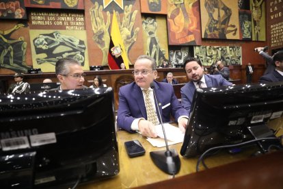 Alfredo Serrano fue captado por un micrófono abierto durante la sesión inaugural de la Asamblea Nacional.