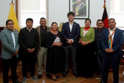 El ministro José De La Gasca anunció un acercamiento con Pachakutik.