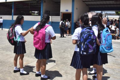 Las clases en el cantón Santa Rosa se trasladaron a la virtualidad por la ola de violencia