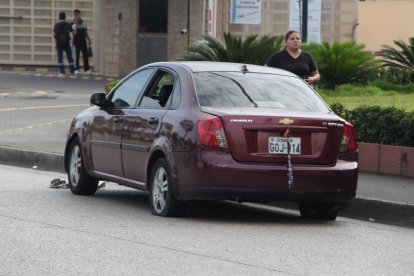 Enfrentamiento entre policías y delincuentes dejó un abatido.
