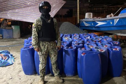 Varios objetos fueron hallados por la Policía en este sitio.