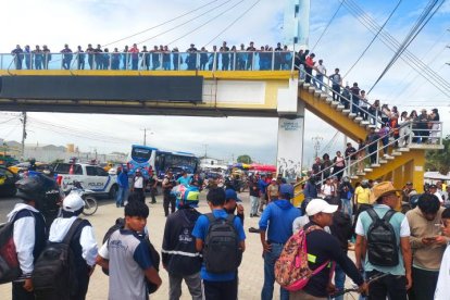 Padres, estudiantes y docentes expresan su temor e indignación ante la creciente violencia en espacios educativos