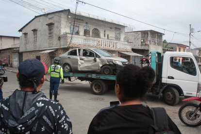 El conductor de este vehículo se dio a la fuga.