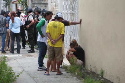 Familiares de las víctimas llegaron al lugar y protagonizaron escenas de dolor.
