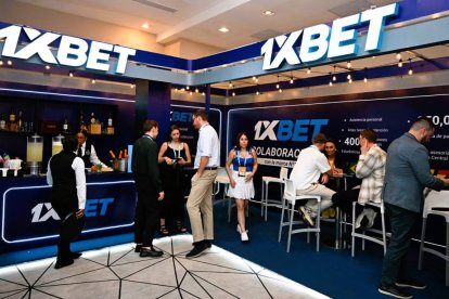 El equipo se reunió con socios de marca e invitados al evento para hablar de las ventajas exclusivas del programa 1xPartners.