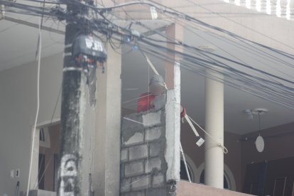 Una de las casas afectadas estaba siendo reparada este miércoles.