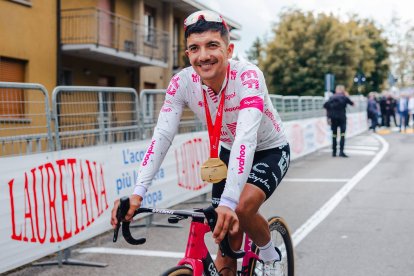 Richard Carapaz y su felicidad tras sumar a su palmarés una nueva etapa del Giro de Italia.