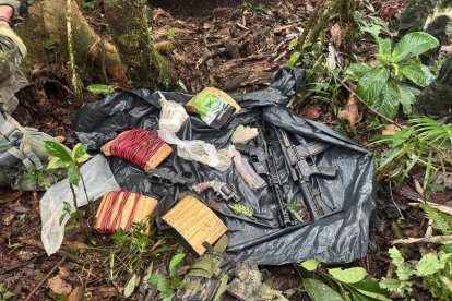 Equipos especializados hallaron armas, explosivos y material táctico atribuido al grupo Comandos de la Frontera.