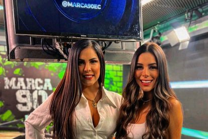 Lo primero que hizo fue subir una foto de ella y otra con su hija.