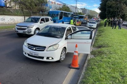 En este vehículo, que ya habría participado en otros hechos ilícitos, se movilizaban los sospechosos.