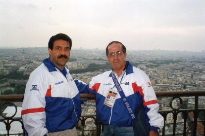 El periodista empezó su carrera junto a su padre, el recordado Carlos Efraín Machado.