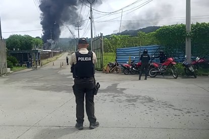 El fuego fue controlado en la Refinería de Esmeraldas.