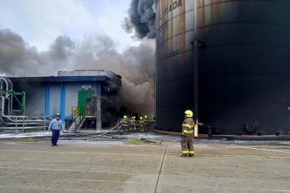Un incendio en la Refinería de Esmeraldas fue controlado.