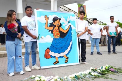 Homenaje póstumo para Daniela Guiselle Figueroa Guale, universitaria que murió en tiroteo.