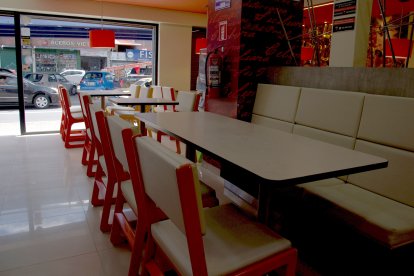 Los locales lucen vacíos por la inseguridad que se vive en el sector