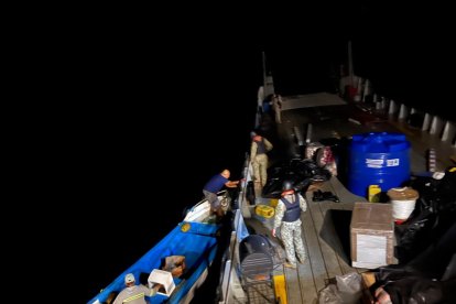 La gabarra fue retenida durante el procedimiento.