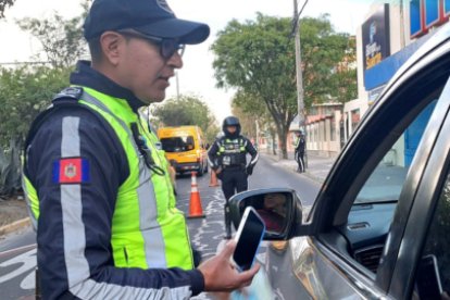 Conoce cómo rige el pico y placa en Quito hoy.