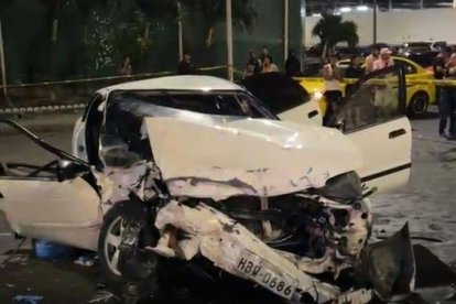 En este auto viajaba la abuelita fallecida y el bebé de 9 meses que está grave en una casa de salud.