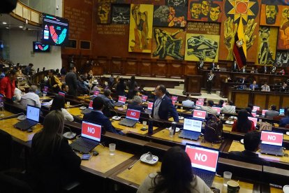 El movimiento RC había propuesta votar en contra del informe; sin embargo, Peña votó a favor.