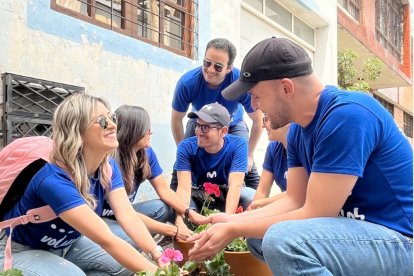 Más de 500 voluntarios participan en la gran minga por el Día del Voluntariado Telefónica