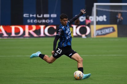 Thiago Santamaria, lateral derecho del IDV, se perfila como titular.
