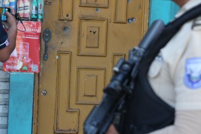 Así quedó el local atacado en Durán.