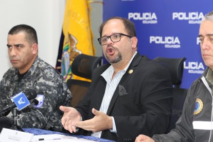 El ministro John Reimberg dio detalles del operativo.