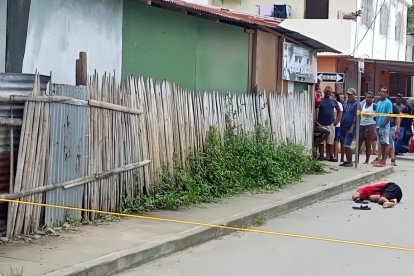 El sujeto quedó sobre una vía, en Esmeraldas.