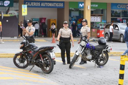 Uniformados policiales acudieron al sector para indagar lo ocurrido.