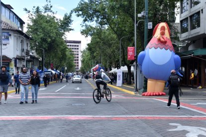 La avenida Amazonas fue cerrada, aunque no hay mucha afluencia de gente.
