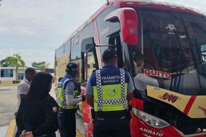 La resolución del lunes autoriza temporalmente circular con licencias vencidas