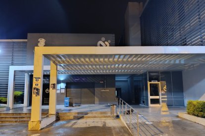 Este fue el panorama tras el violento robo del cajero.